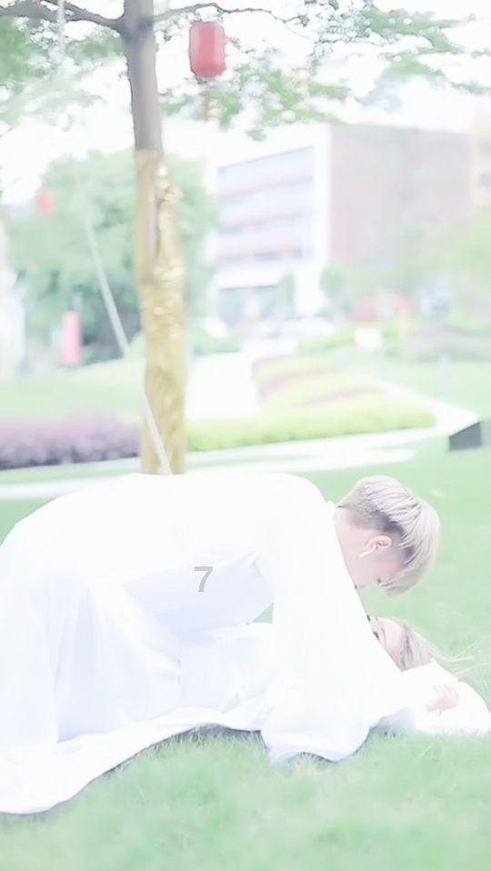 原创向佐要给郭美女打电话认错，谁注意向太说了啥？婆媳关系一目了然